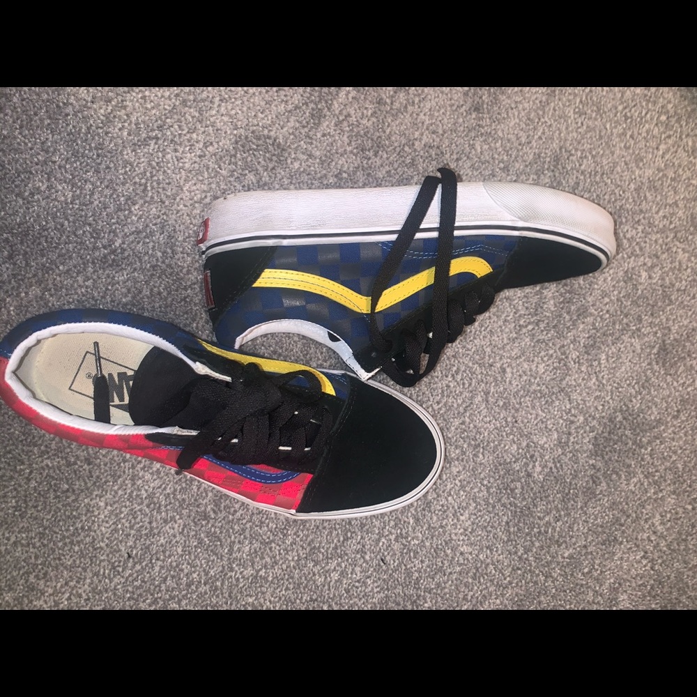 Vans - Picture 2 of 7